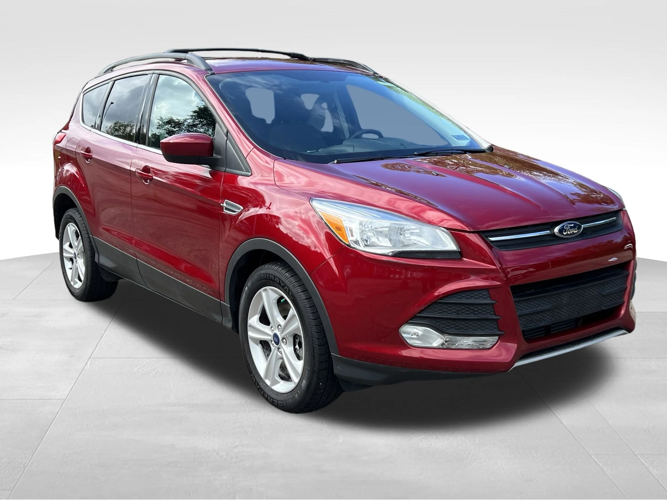 Used 2013 Ruby Red Ford SE image 4