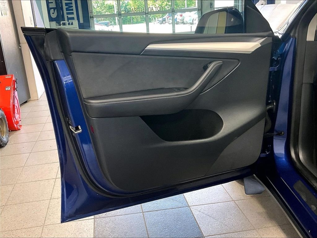 Used 2023 Blue Tesla Long Range image 9