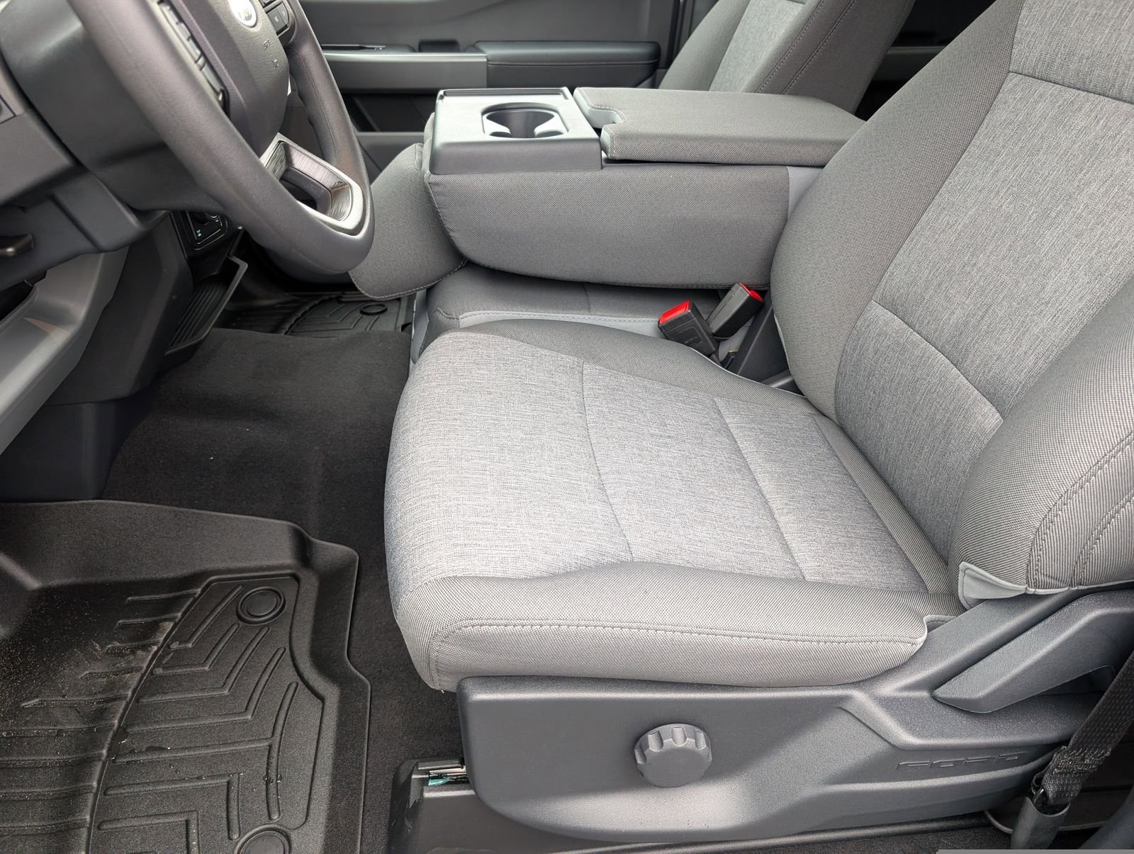 New 2026 Carbonized Gray Metallic Ford XL image 15