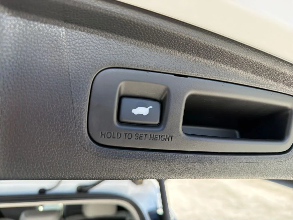 Used 2026 White Honda EX-L image 32