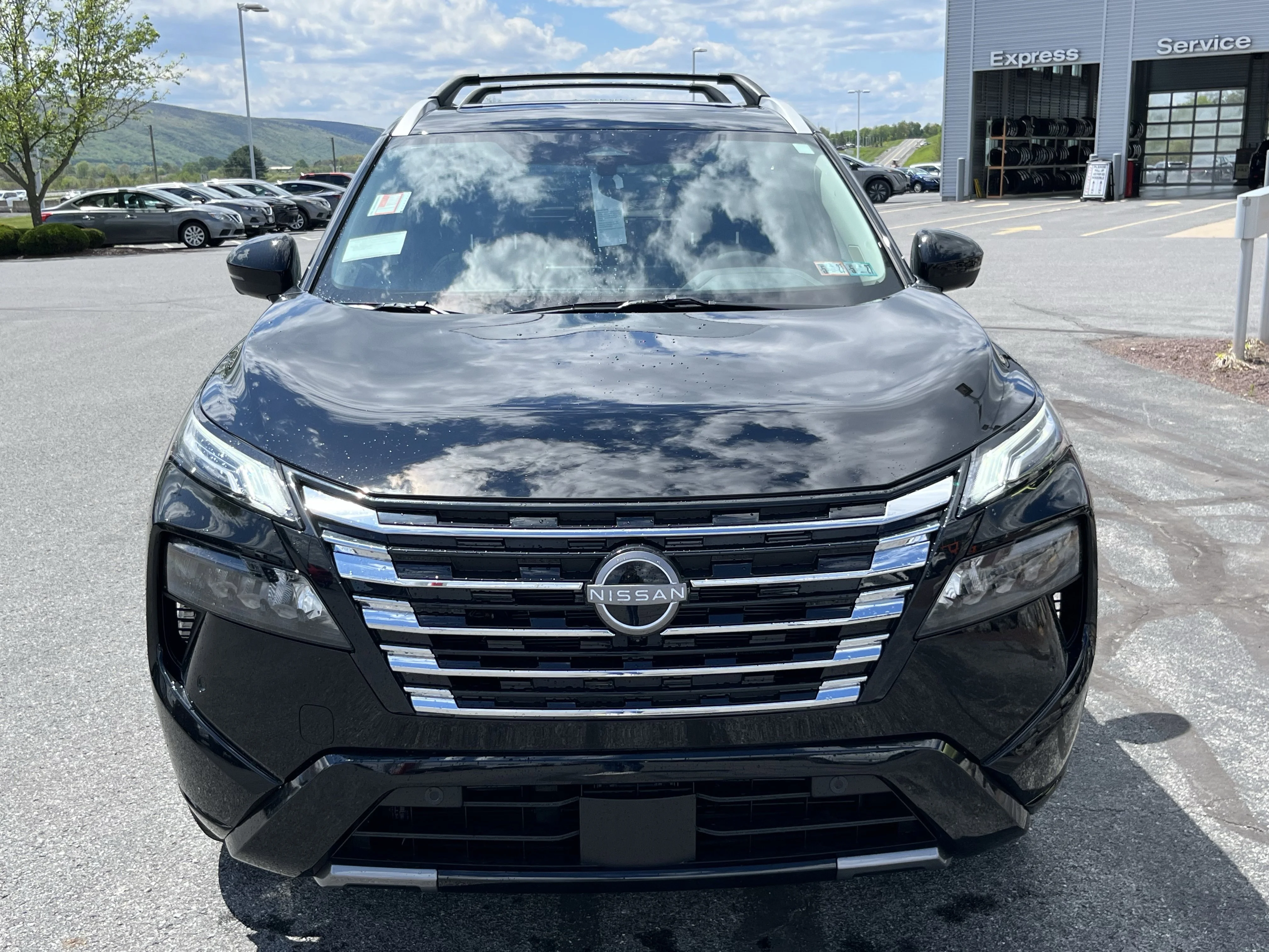 New 2026 Super Black Nissan Platinum image 12