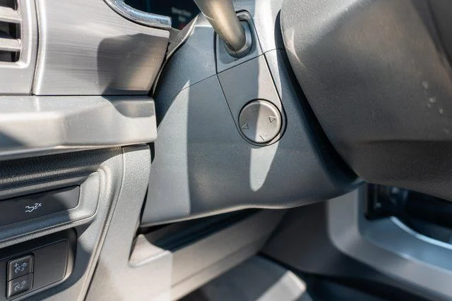 Used 2023  Ford Lariat image 19