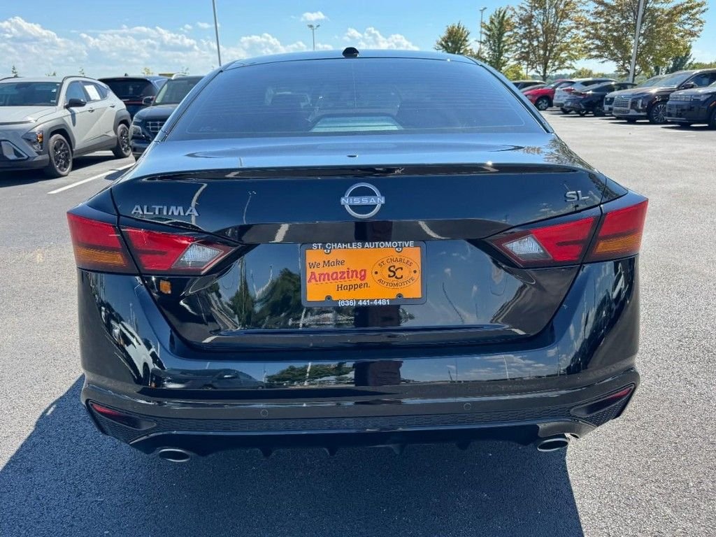 Used 2025 Black Nissan 2.5 SL image 4