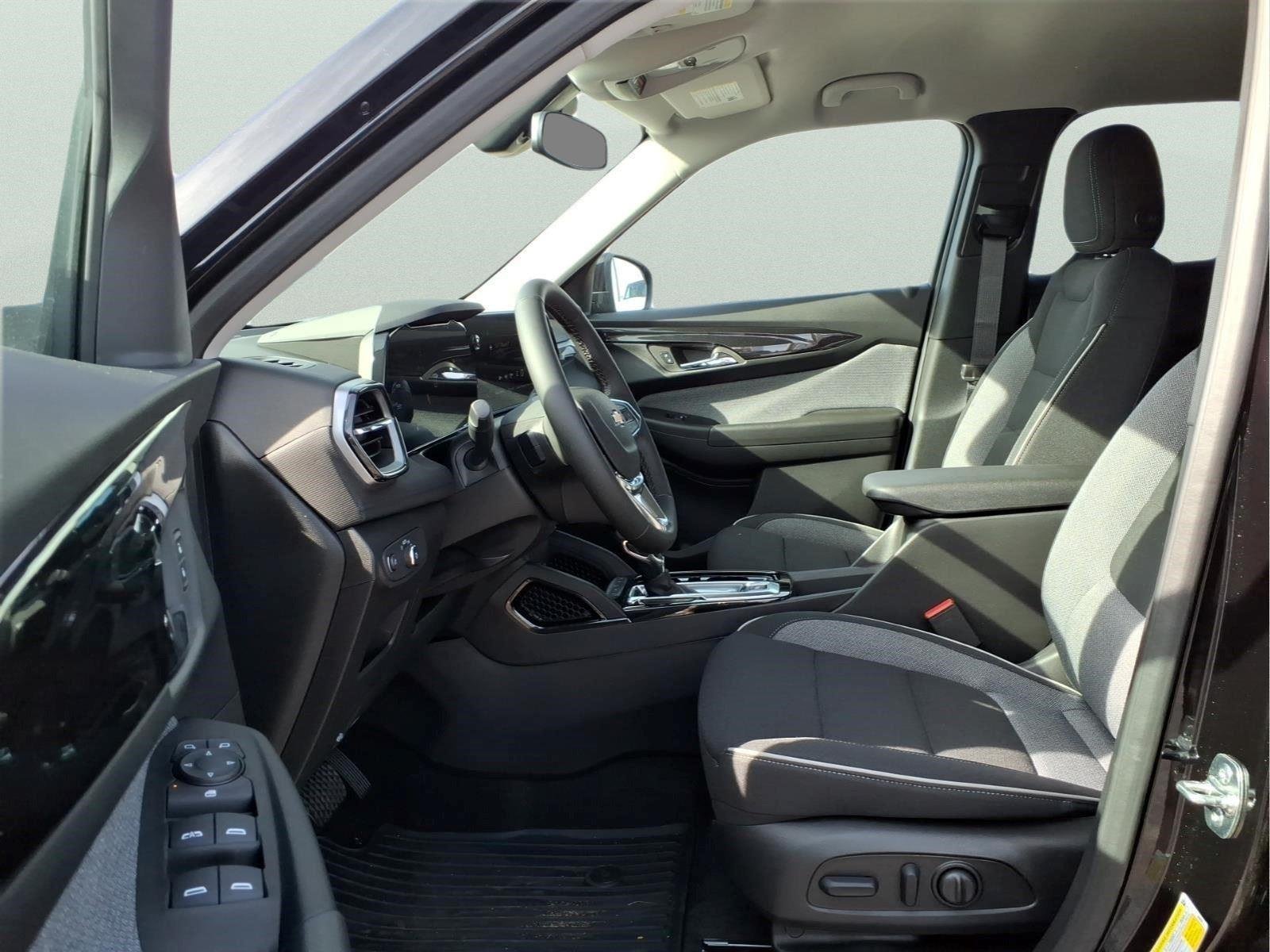 New 2026 Mosaic Black Metallic Chevrolet LT image 14