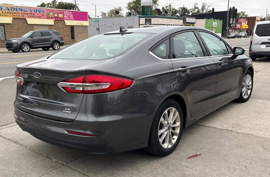 Used 2020 Gray Ford SE image 5