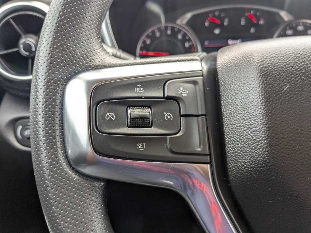 Used 2025 Summit White Chevrolet LT image 21