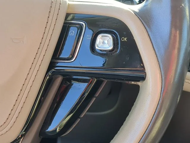Used 2020 Blue Lincoln Reserve image 18