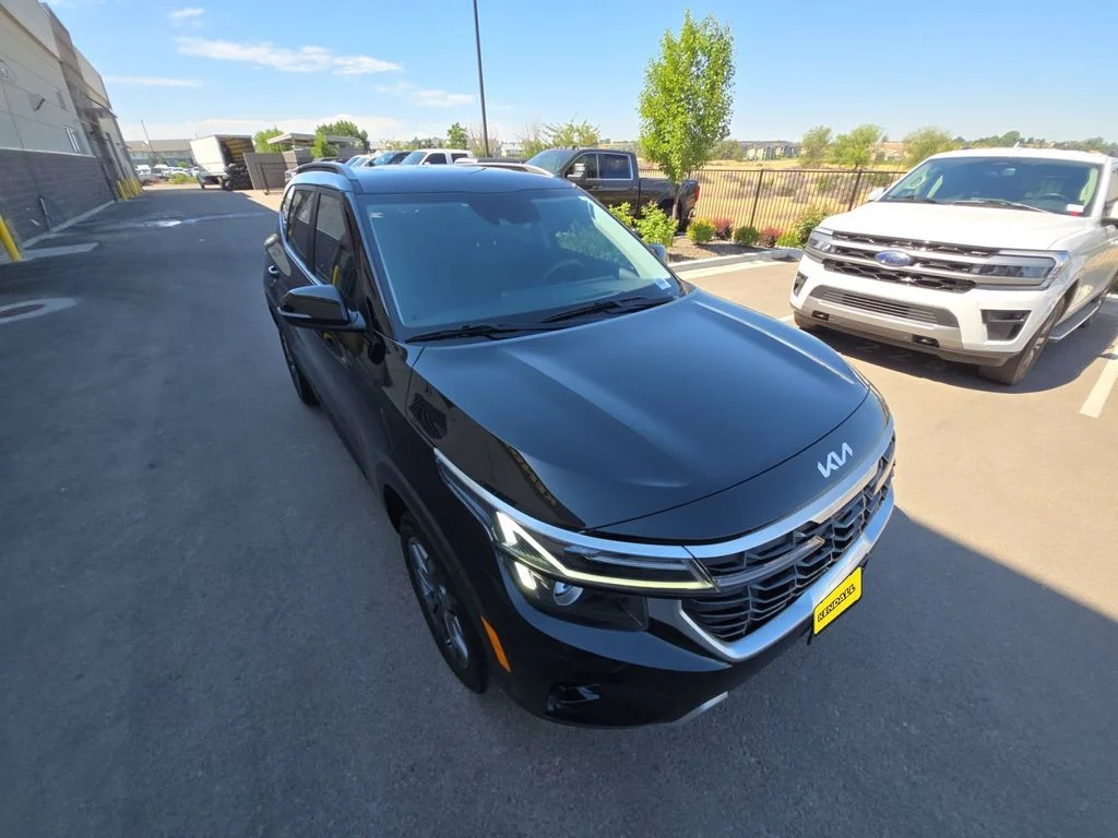 Used 2024 Black Kia S image 30
