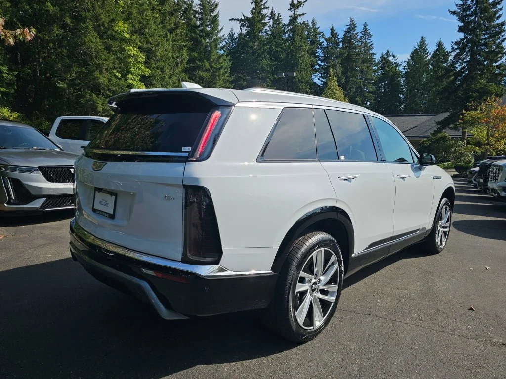 New 2027 Vibrant White Tricoat Cadillac Luxury image 7