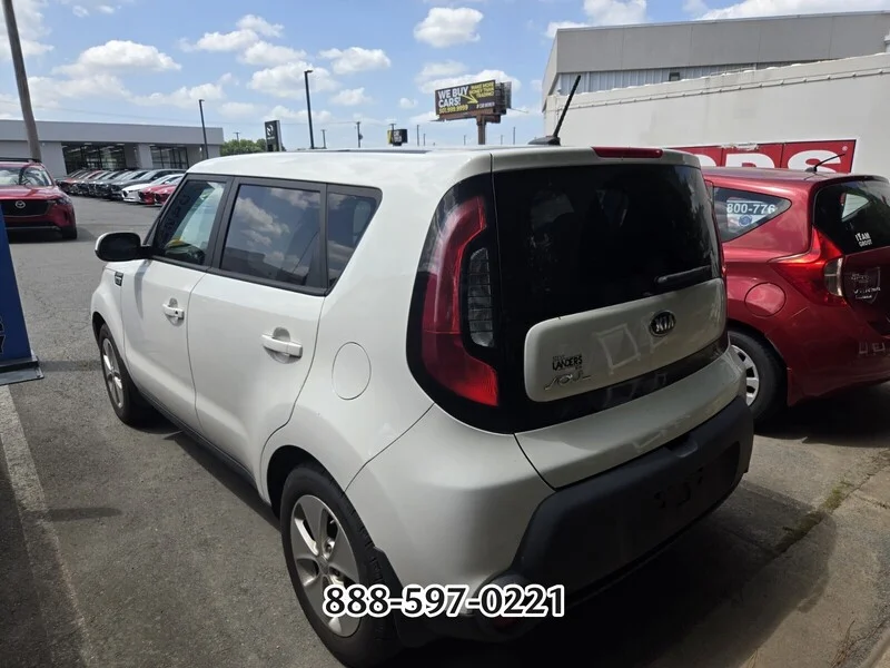 Used 2016 Clear White KIA BASE image 5