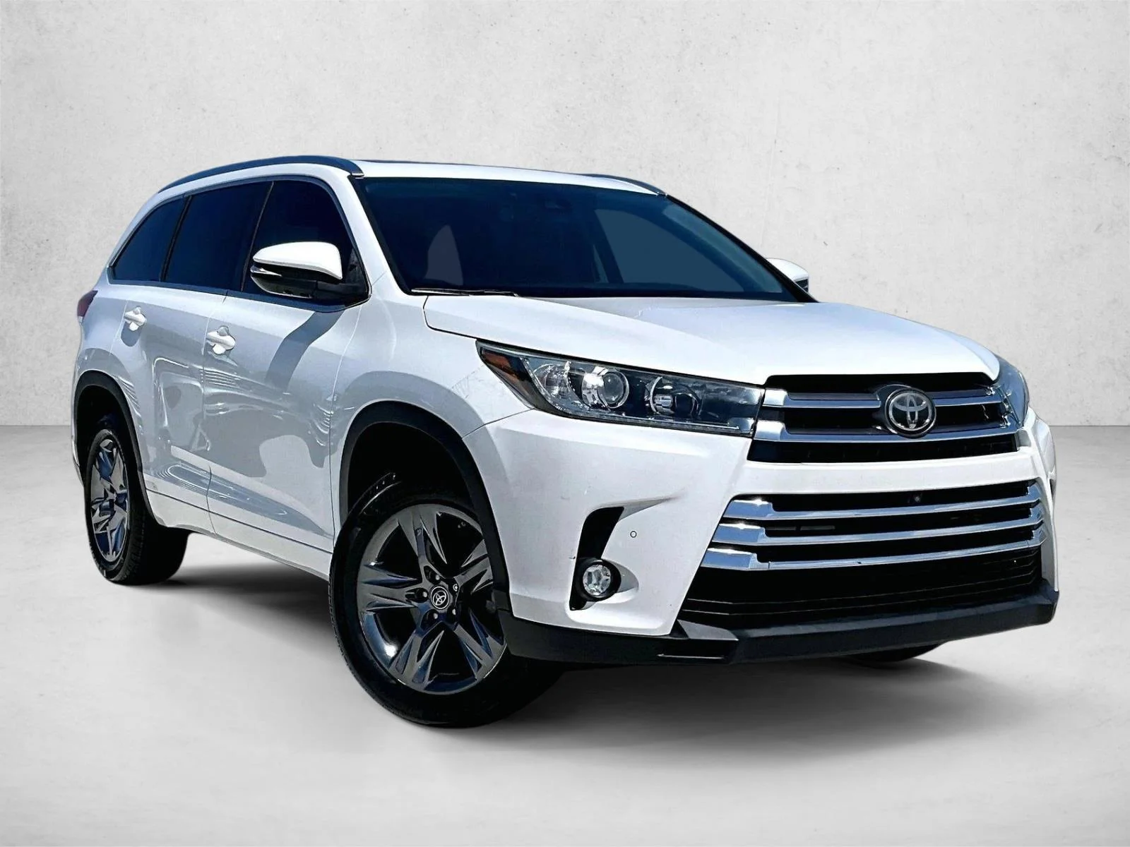 Used 2017 Blizzard Pearl Toyota Limited Platinum image 11