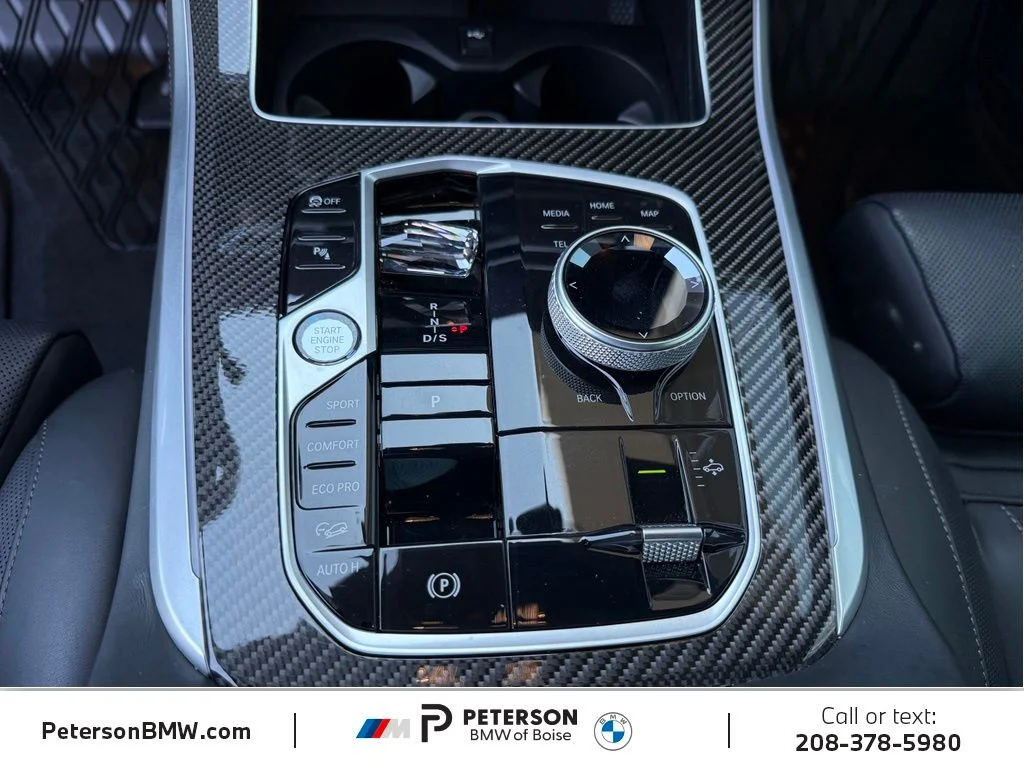 Used 2025 Black BMW M60i image 27