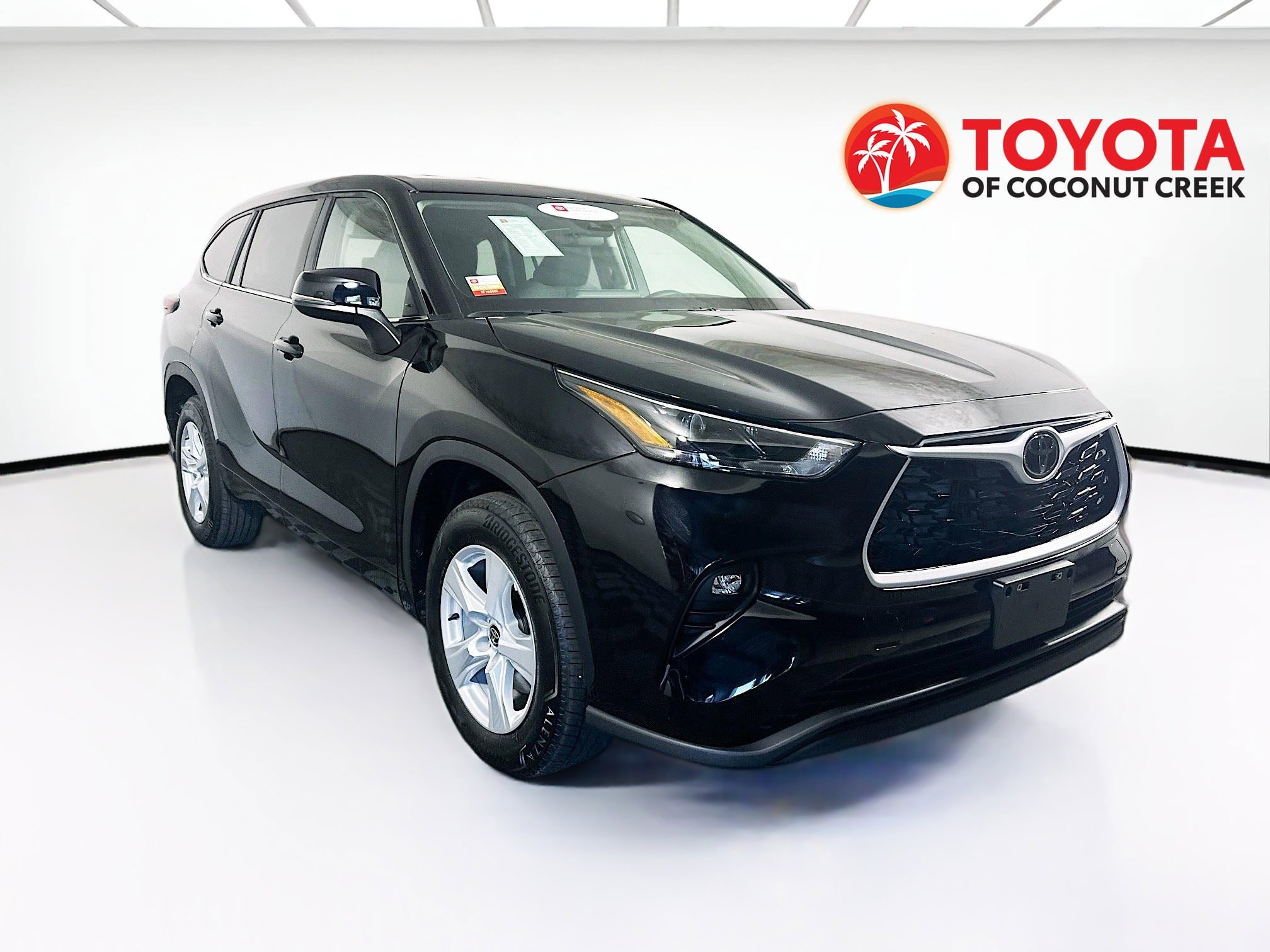 2025 Toyota Highlander thumbnail 3