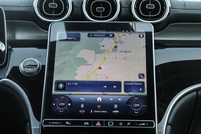 Used 2025  Mercedes-Benz GLC 300 image 16