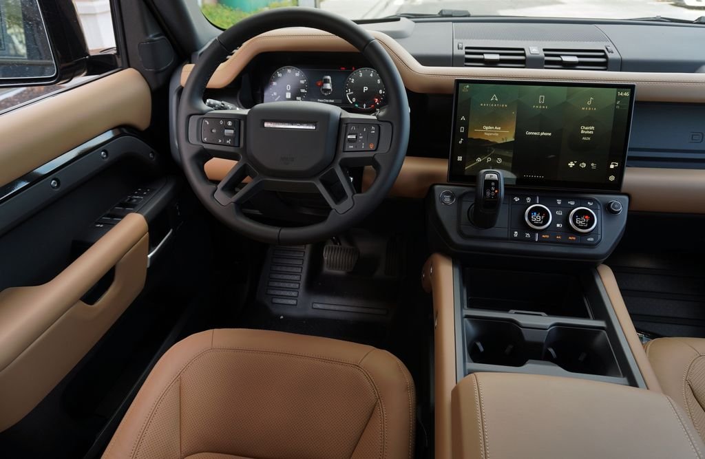 New 2026 Santorini Black Land Rover S image 25
