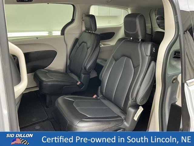 Used 2023 Silver Mist Clearcoat Chrysler Touring L image 18