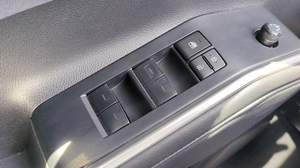2024 Toyota Highlander LE - Photo 19