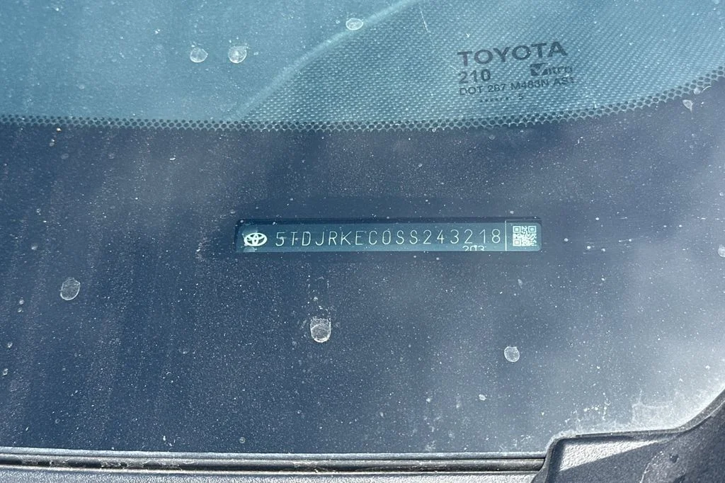 Certified Used 2025 Silver Toyota XLE image 3