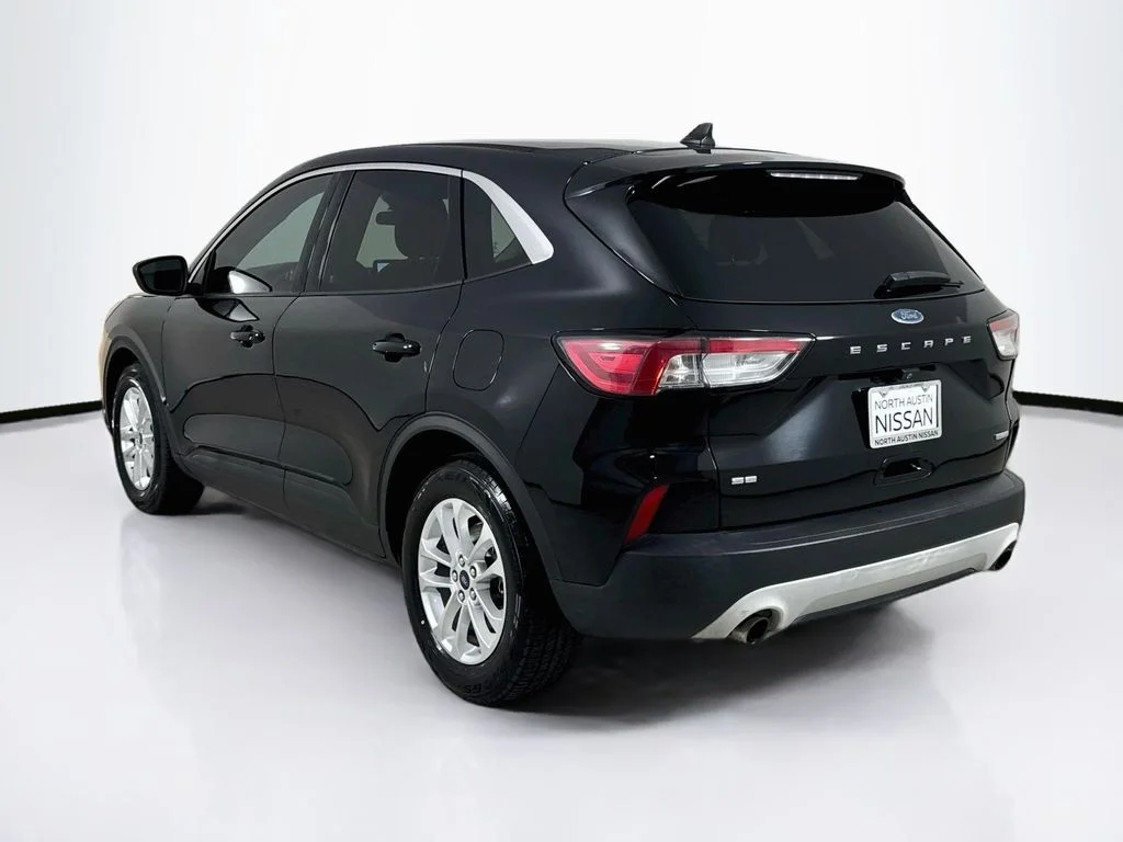 Used 2020 Black Ford SE image 5