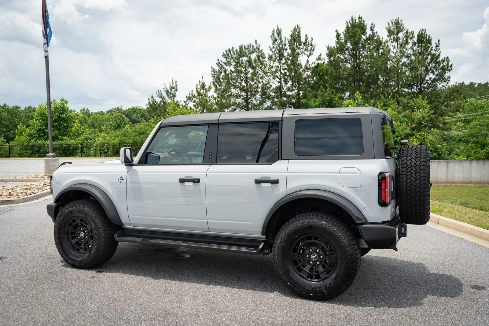 New 2026 Avalanche Gray Ford Outer Banks® image 7