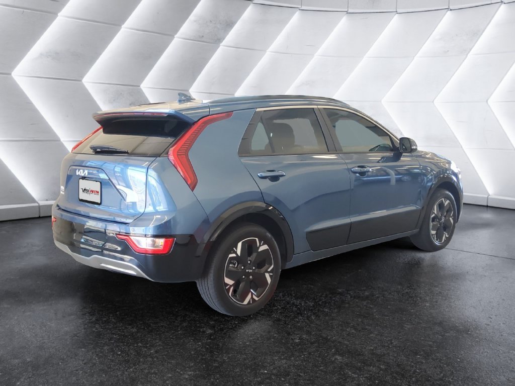 Certified Used 2025 Blue Kia Wind image 4