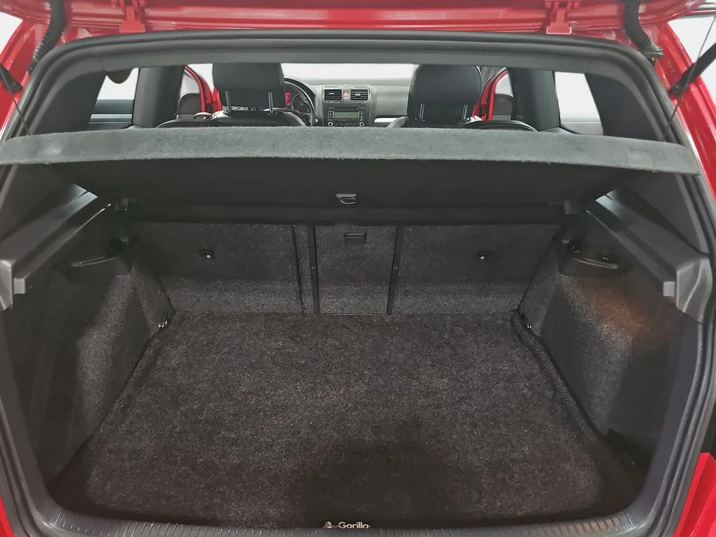 Used 2006 Red Volkswagen Base image 14