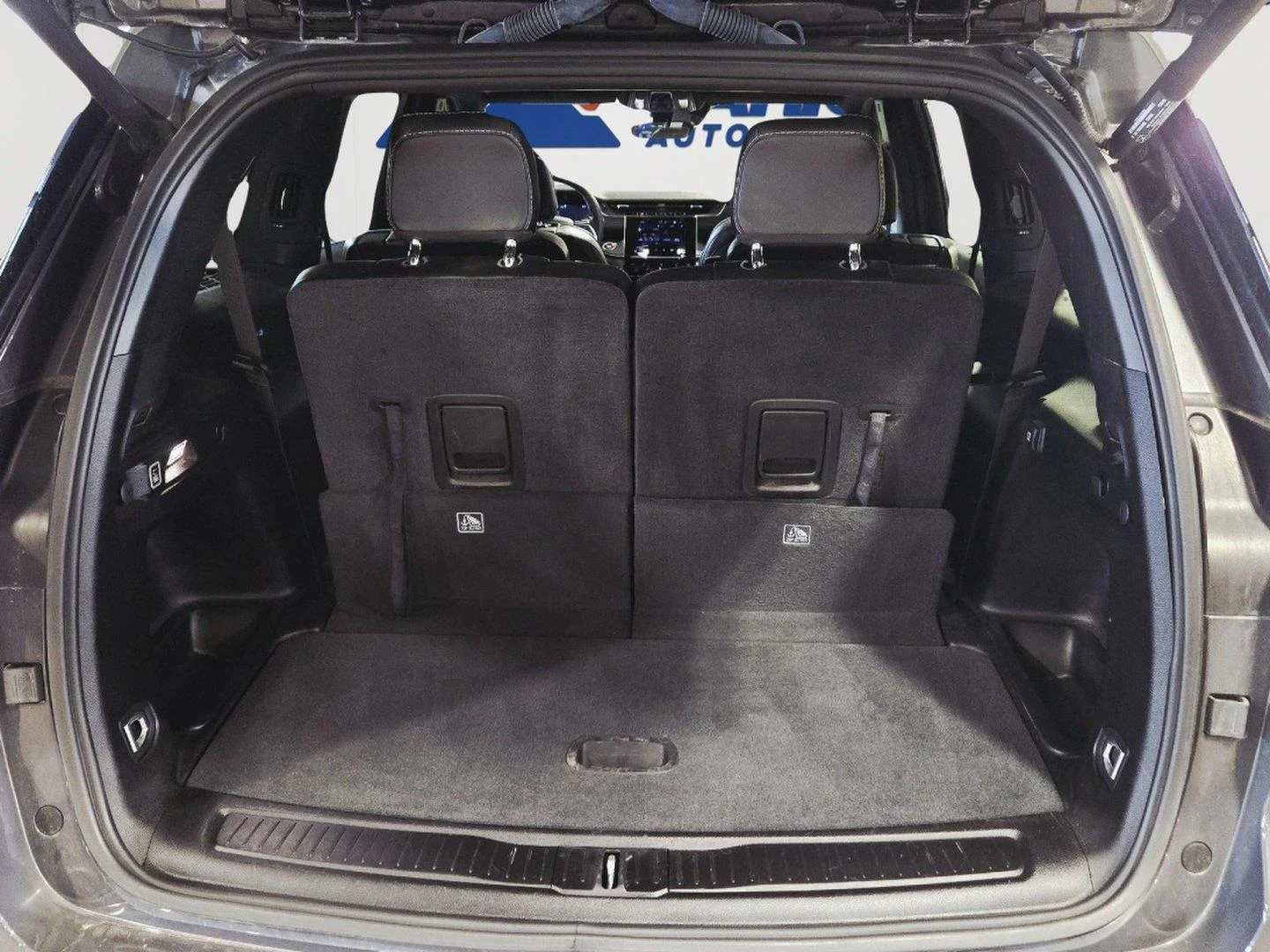 Used 2025 Baltic Gray Metallic Clearcoat Jeep Altitude X image 41