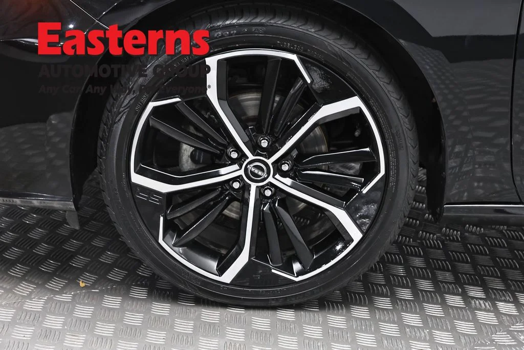 Used 2024 Black Nissan 2.5 SR image 32