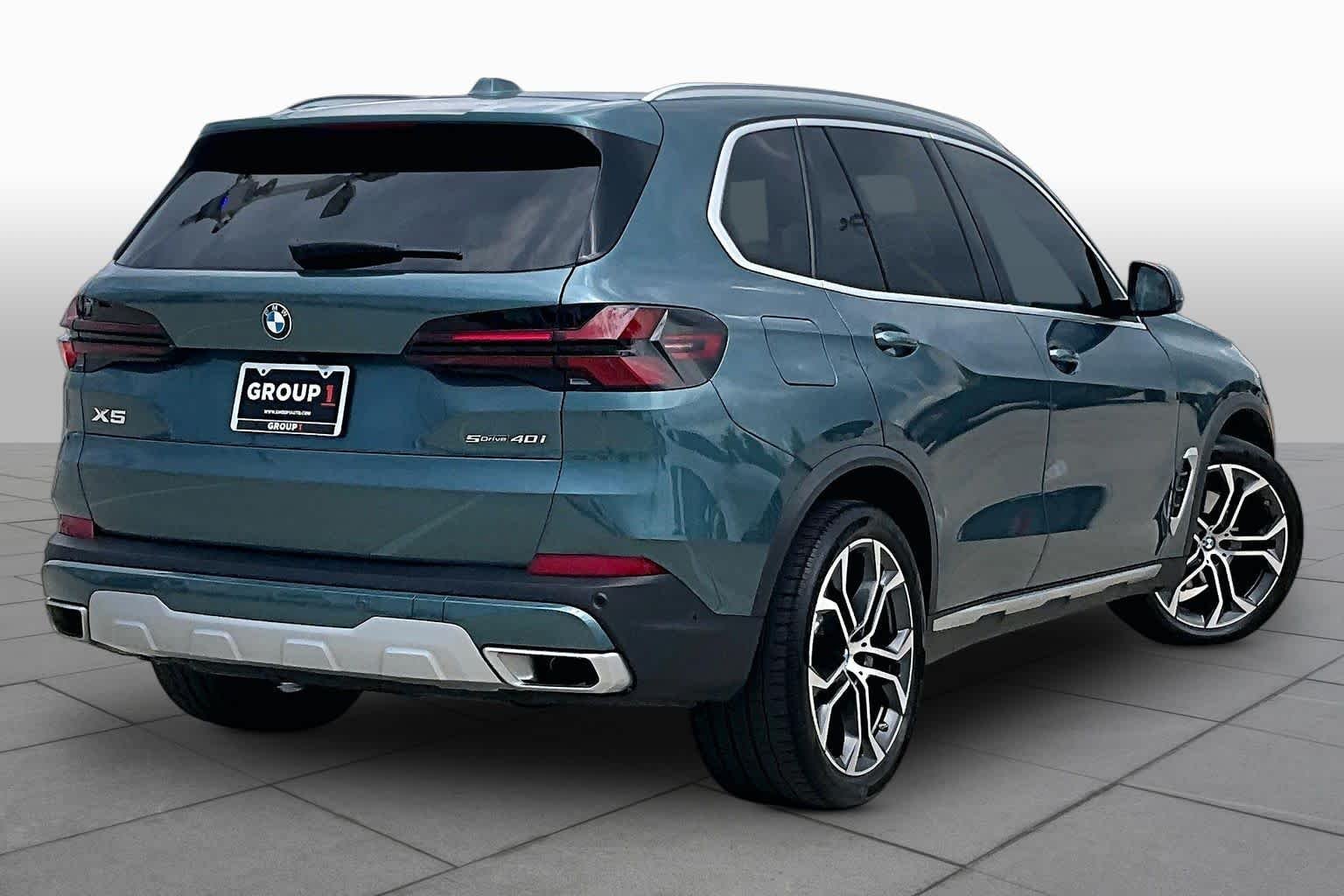 Used 2025 Blue Ridge Mountain Metallic BMW sDrive40i image 12