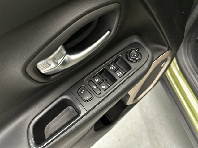 Used 2016 Green Jeep Latitude image 20