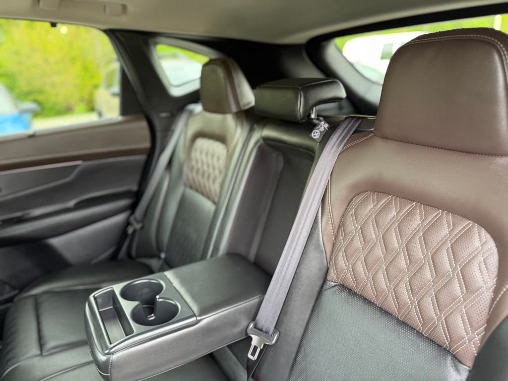 Certified Used 2025 Gold Nissan Platinum image 25