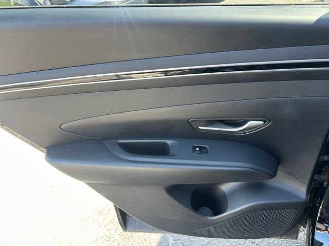 Used 2022 Black Hyundai SEL image 7