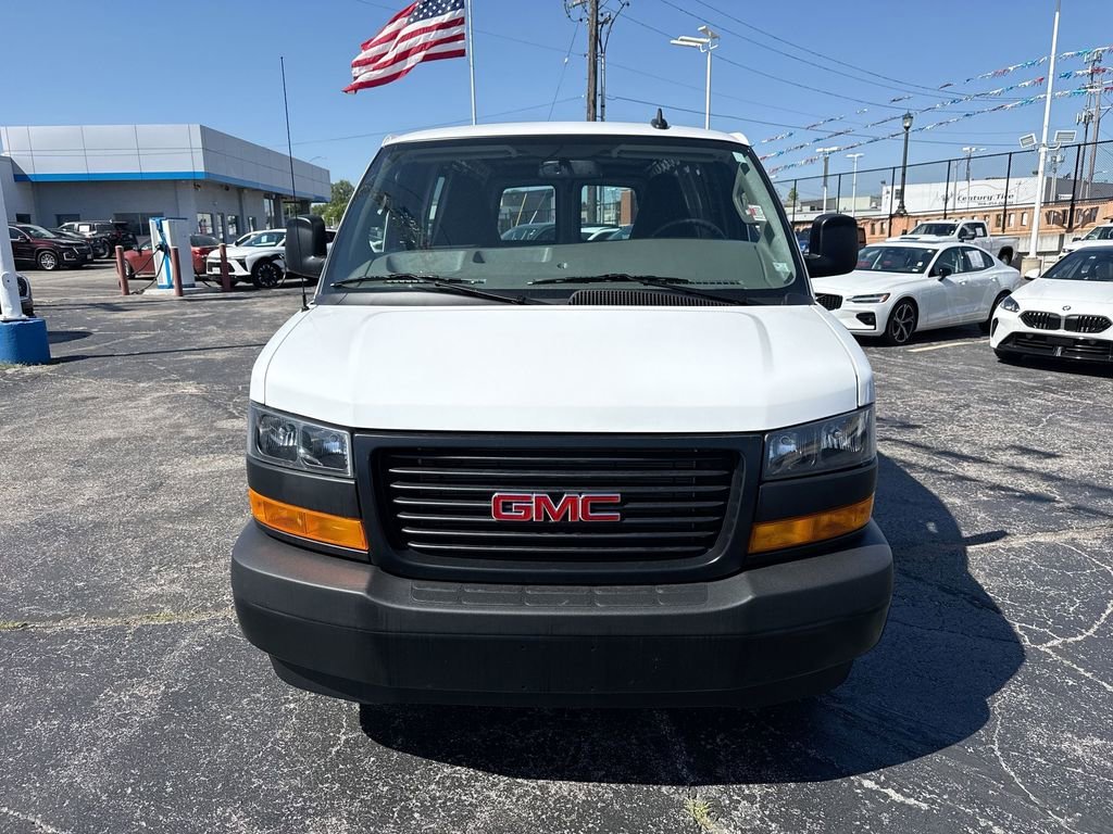 Used 2025 Summit White GMC Work Van image 28
