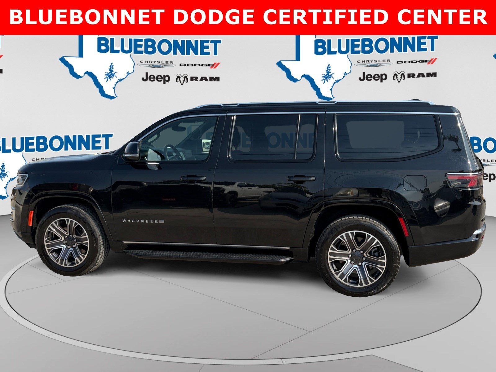 Used 2024 Diamond Black Crystal Pearlcoat Jeep Series II image 8