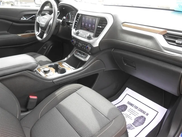 Used 2023 Ultra Blue Metallic GMC  image 14