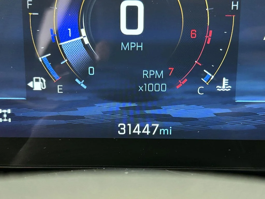Used 2025 White Chevrolet LT image 14