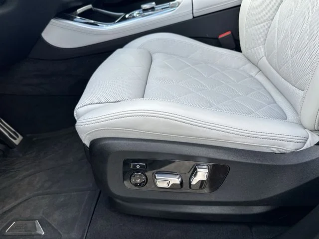 Used 2025 Gray BMW sDrive40i image 13