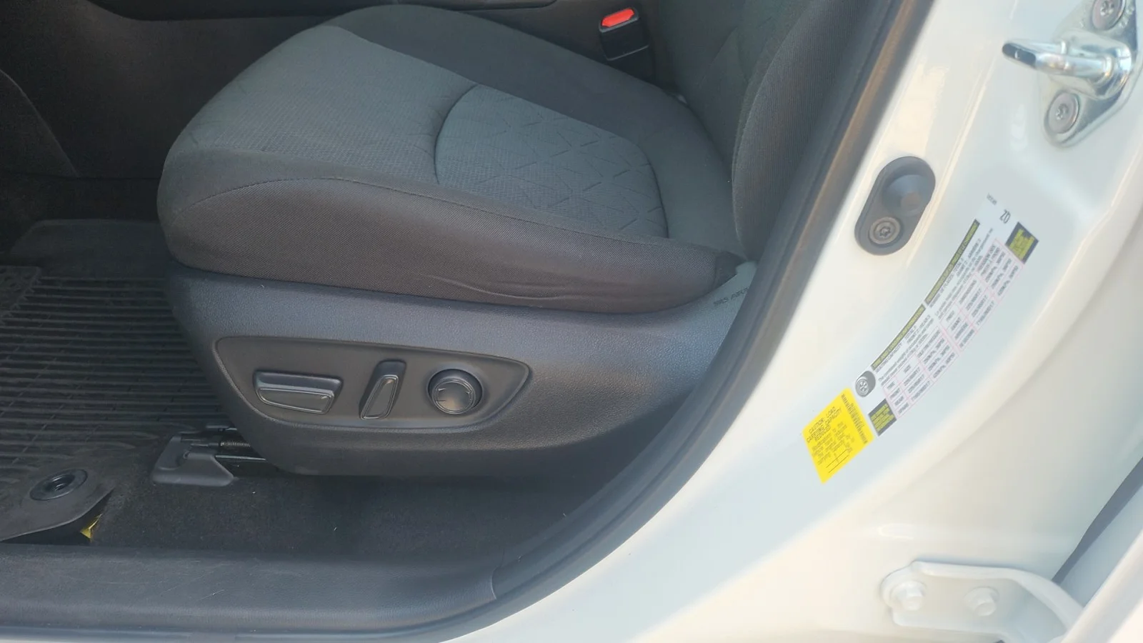 Used 2023 Ice Cap Toyota XLE 4WD image 11