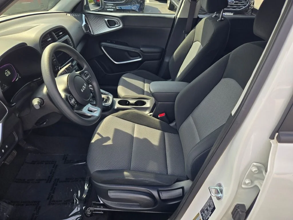 Used 2025 White Kia LX image 19
