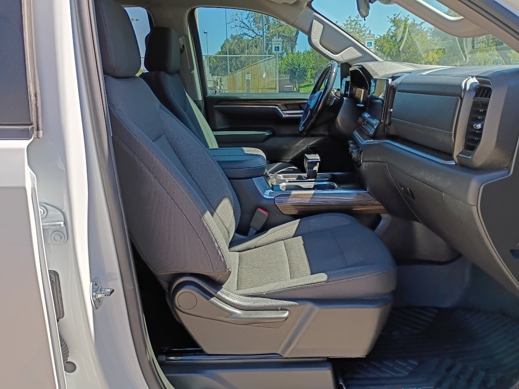 Used 2025 Summit White Chevrolet LT Trail Boss image 12