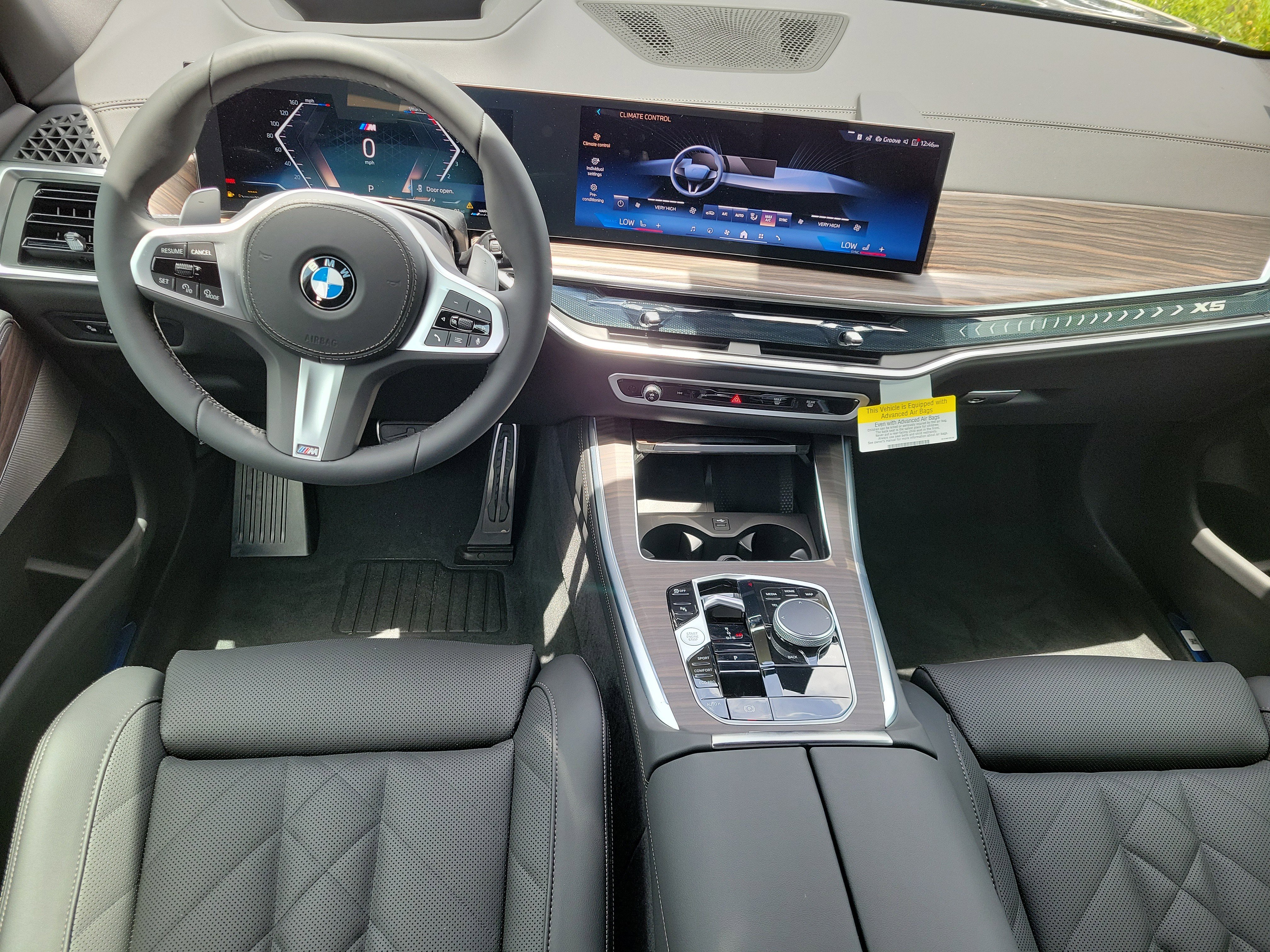New 2026 Carbon Black Metallic BMW sDrive40i image 10