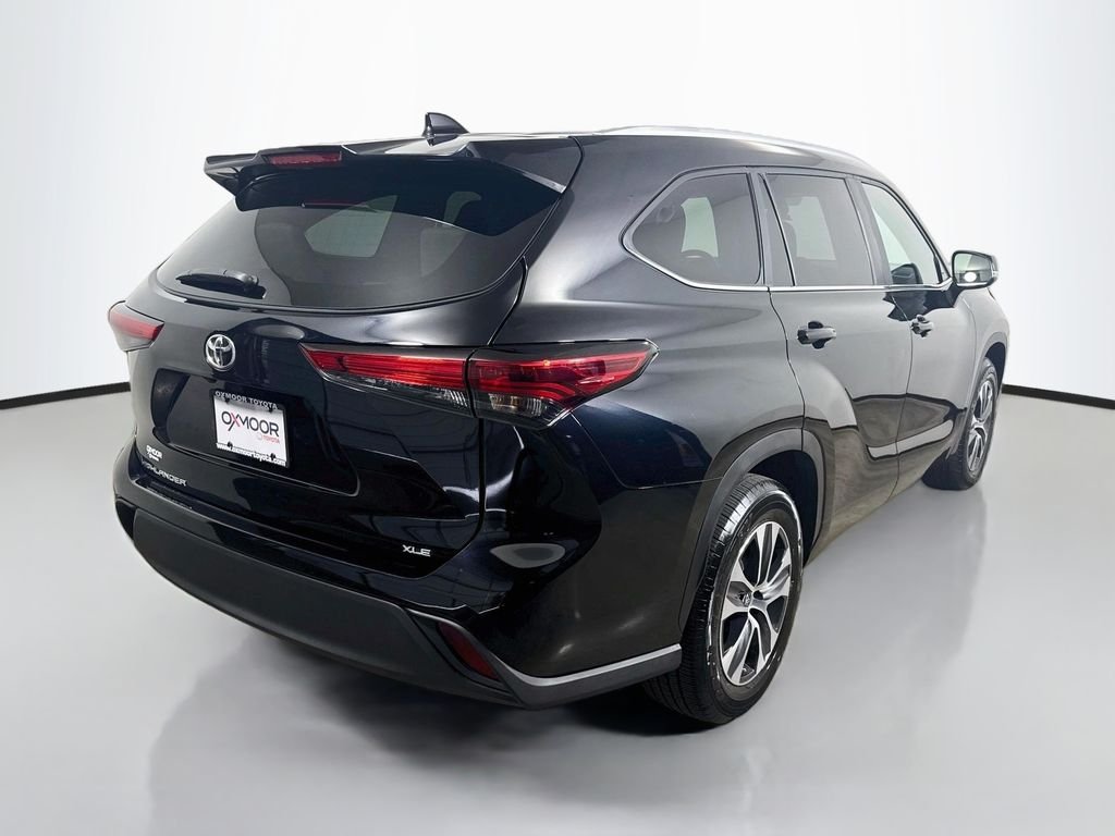 Used 2023 Midnight Black Metallic Toyota XLE image 7