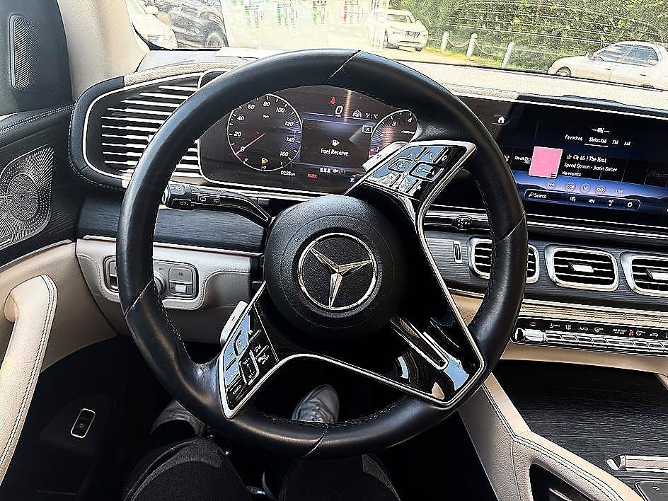 Used 2024 Black Mercedes-Benz GLE 450 image 3