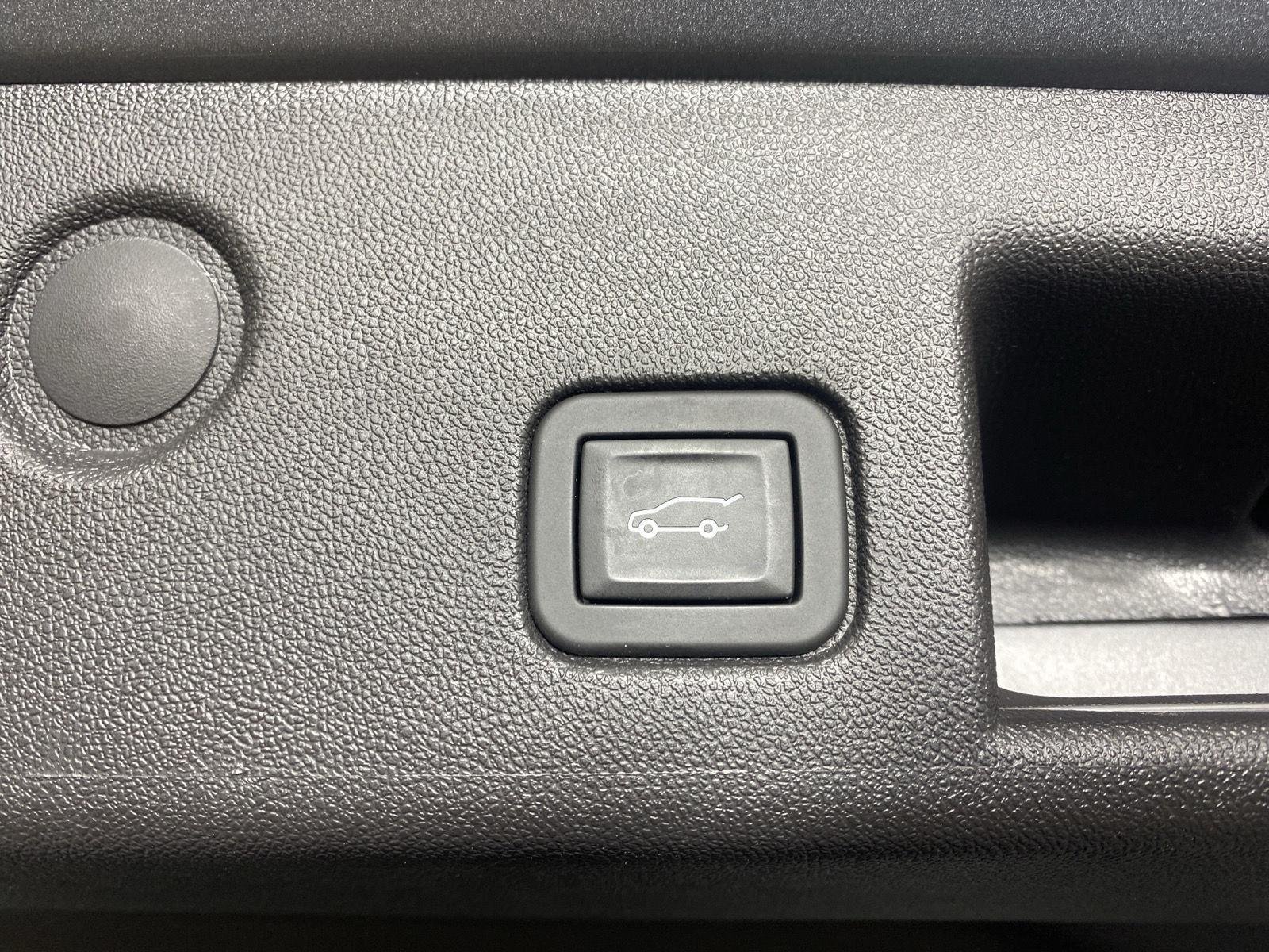 Used 2024 Sterling Gray Metallic Chevrolet LT image 25