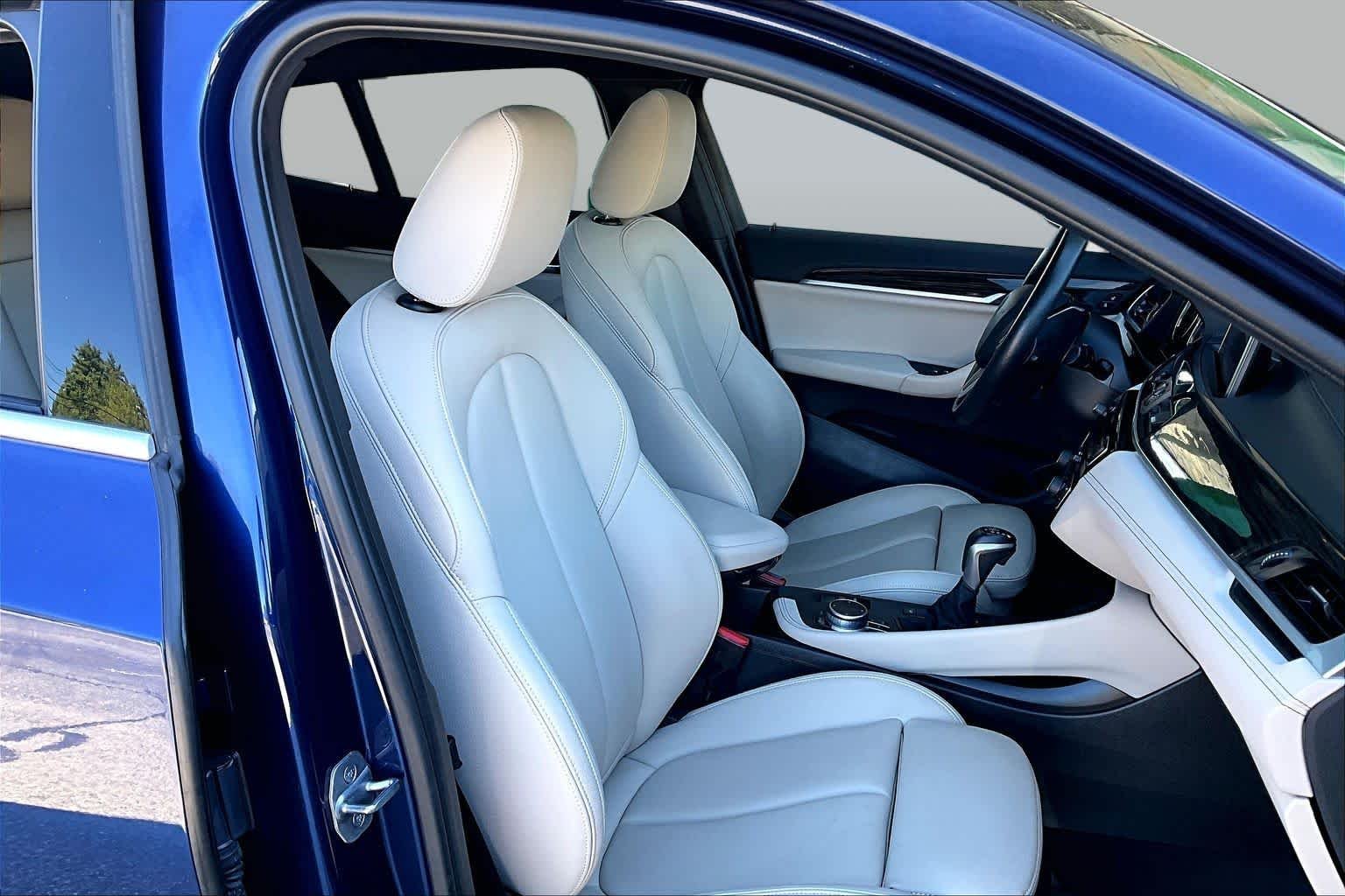 Used 2019 Mediterranean Blue Metallic BMW xDrive28i image 8