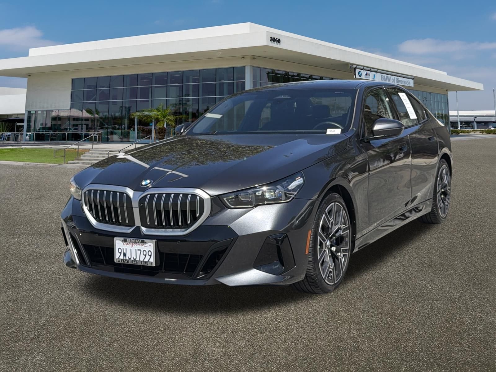 Used 2026 Dark Graphite Metallic BMW 530i xDrive image 4