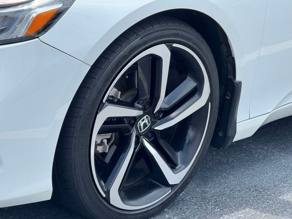 Used 2021  Honda Sport image 5