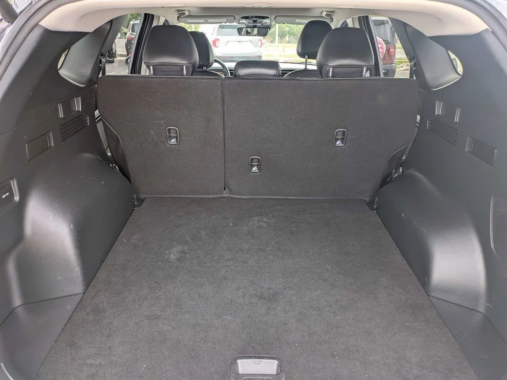 Used 2022 Gray Hyundai SEL image 12