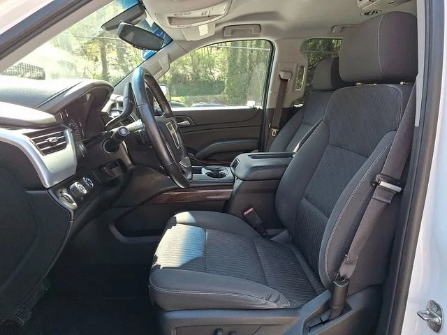 Used 2015 White GMC SLE image 17