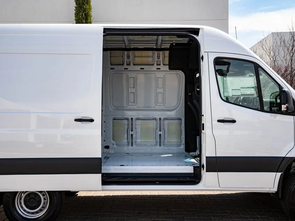 New 2026 Arctic White Mercedes-Benz Cargo 144 WB image 39
